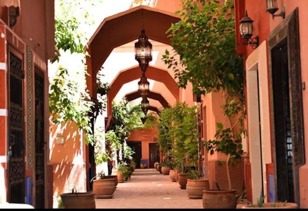 Quarya Assiyahia - Riad Camilia- Maison Entiere Avec Piscine 마라케시 외부 사진